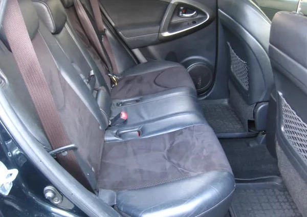 Toyota RAV4 cena 53500 przebieg: 178150, rok produkcji 2011 z Rybnik małe 497